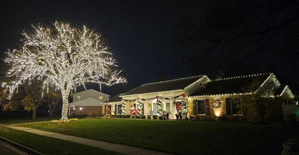 The Votes are in for ELi’s First Holiday Lights Contest